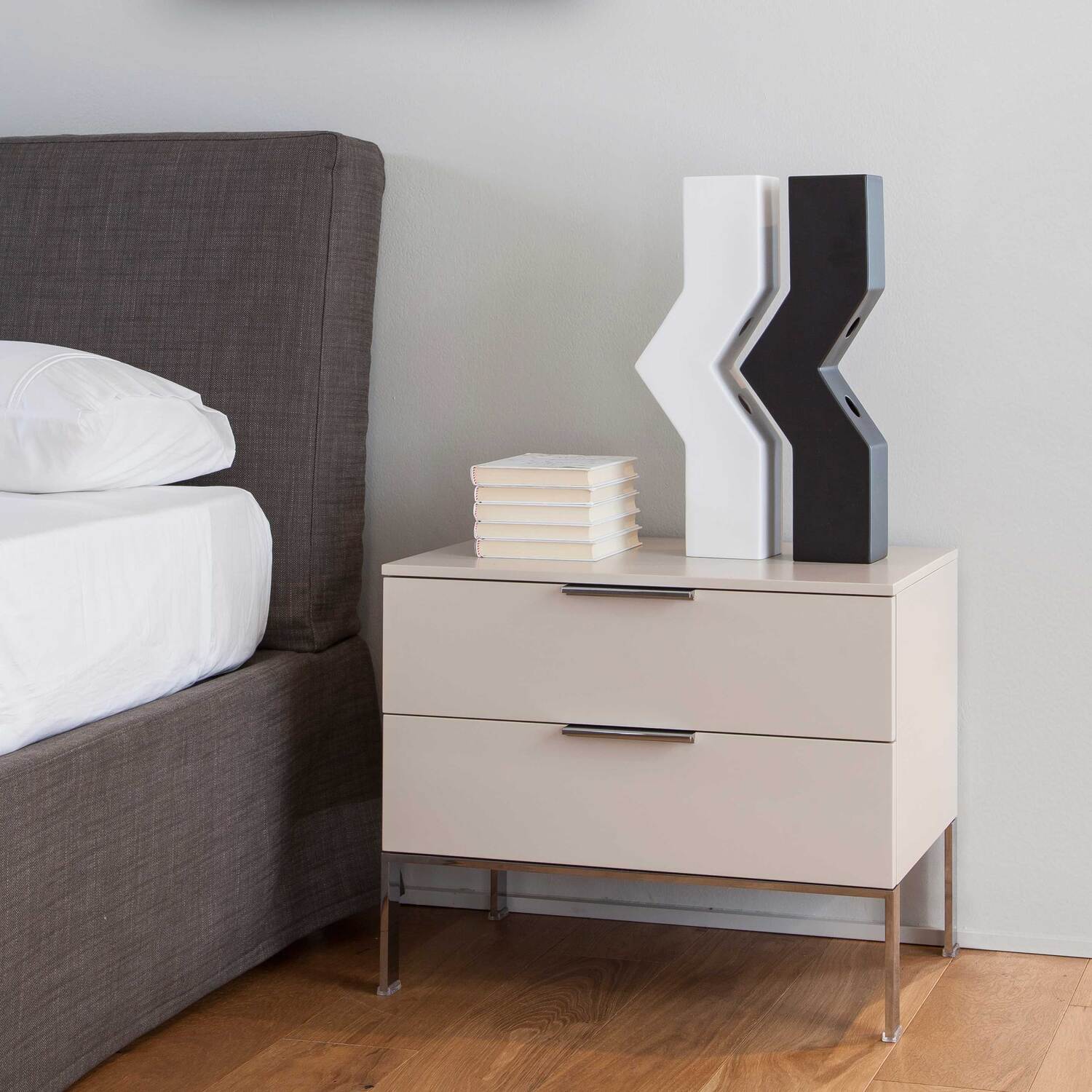 07 bedroom